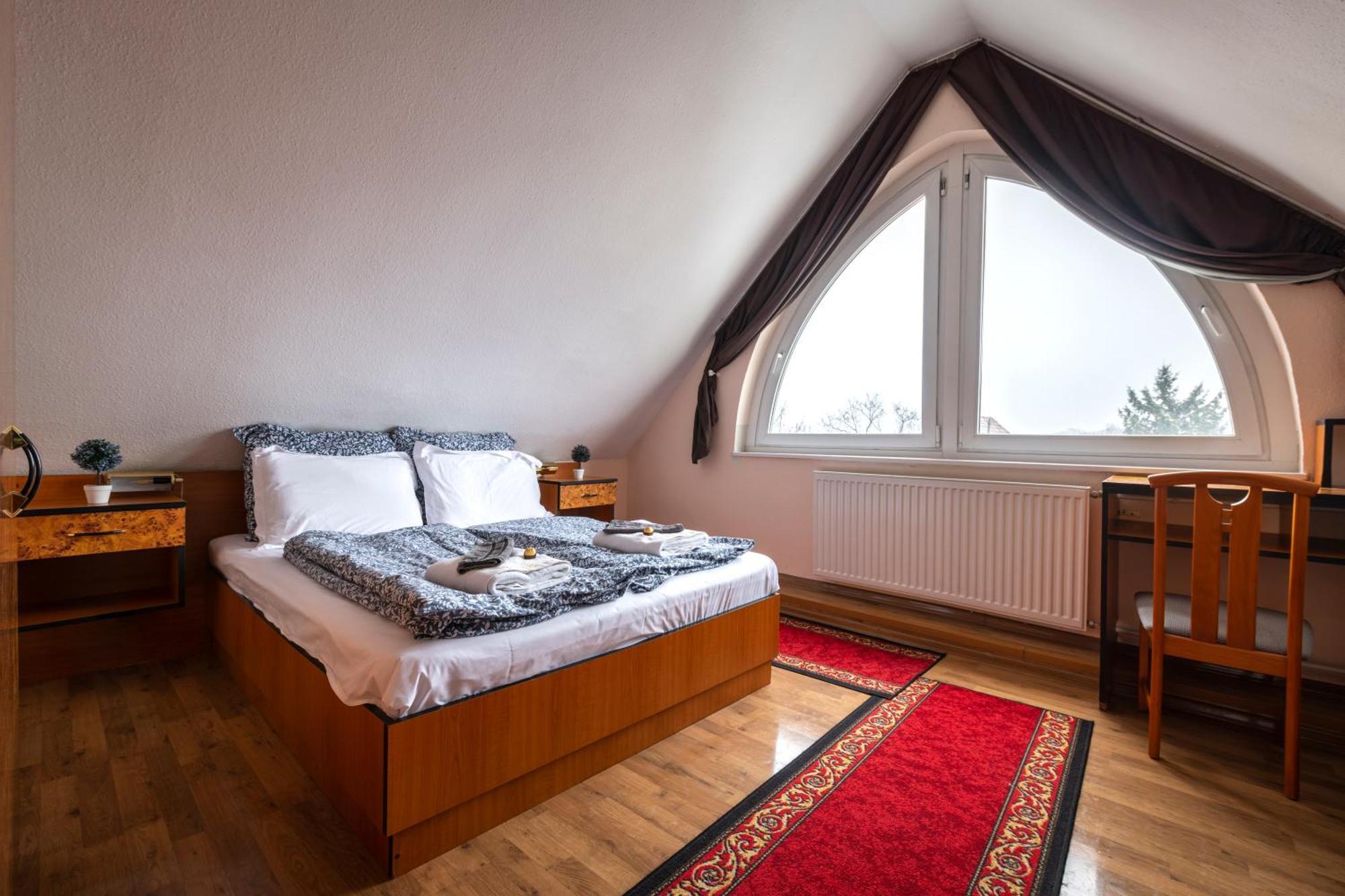 Hotel Kristal Gellert Hill Budapest Kültér fotó