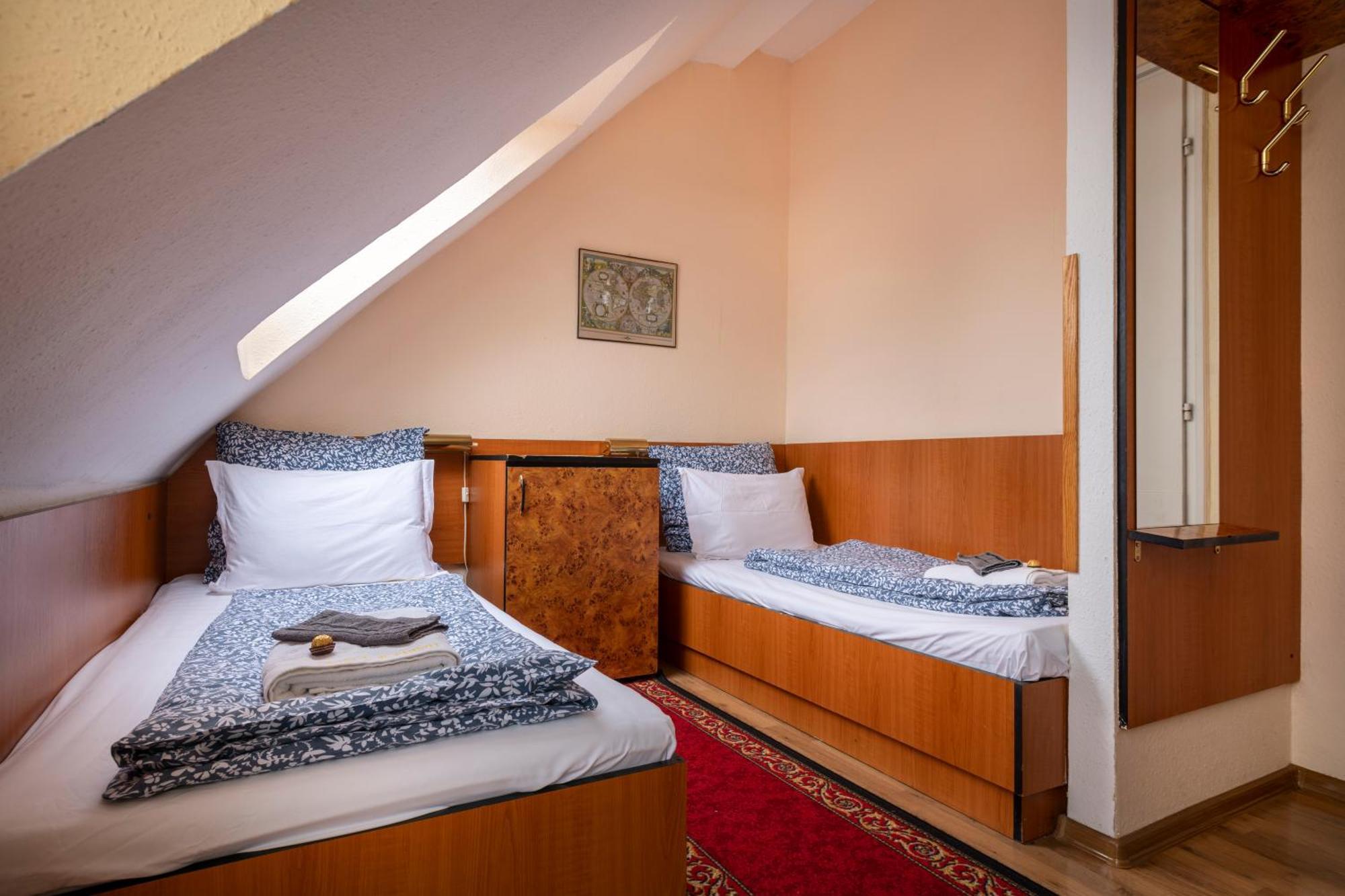 Hotel Kristal Gellert Hill Budapest Kültér fotó