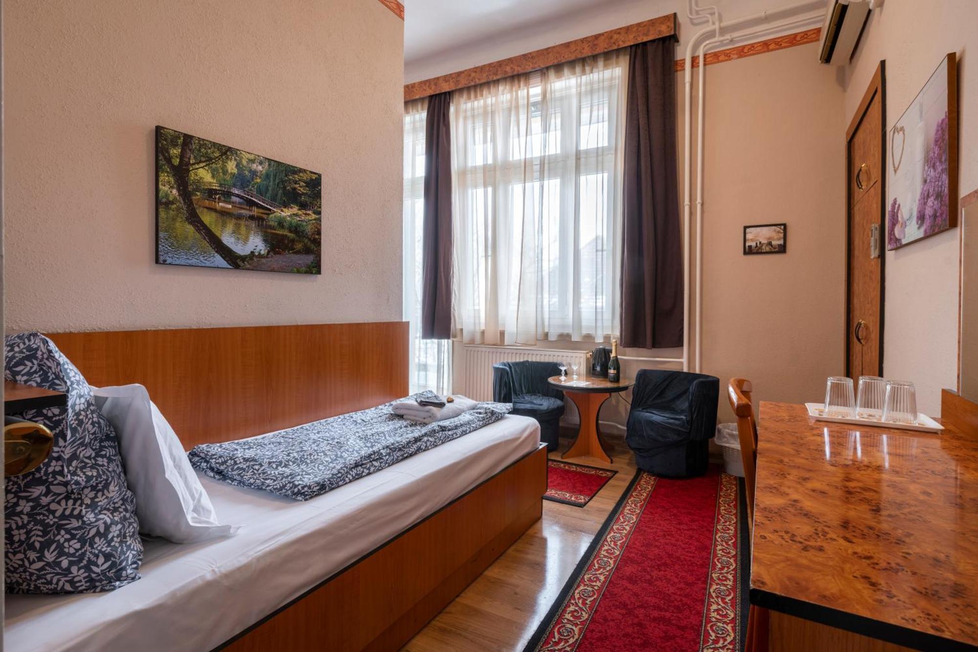 Hotel Kristal Gellert Hill Budapest Kültér fotó