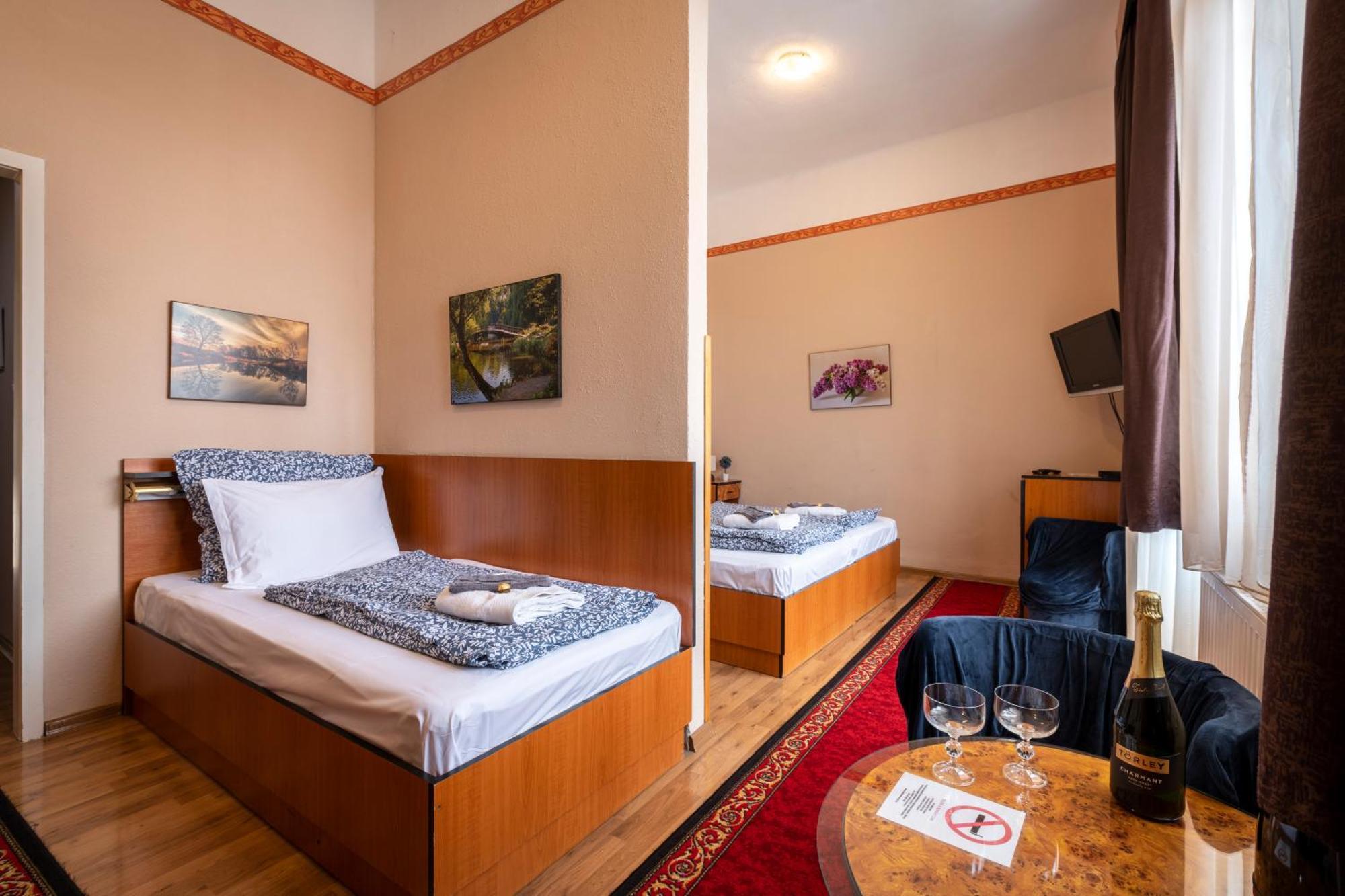Hotel Kristal Gellert Hill Budapest Kültér fotó