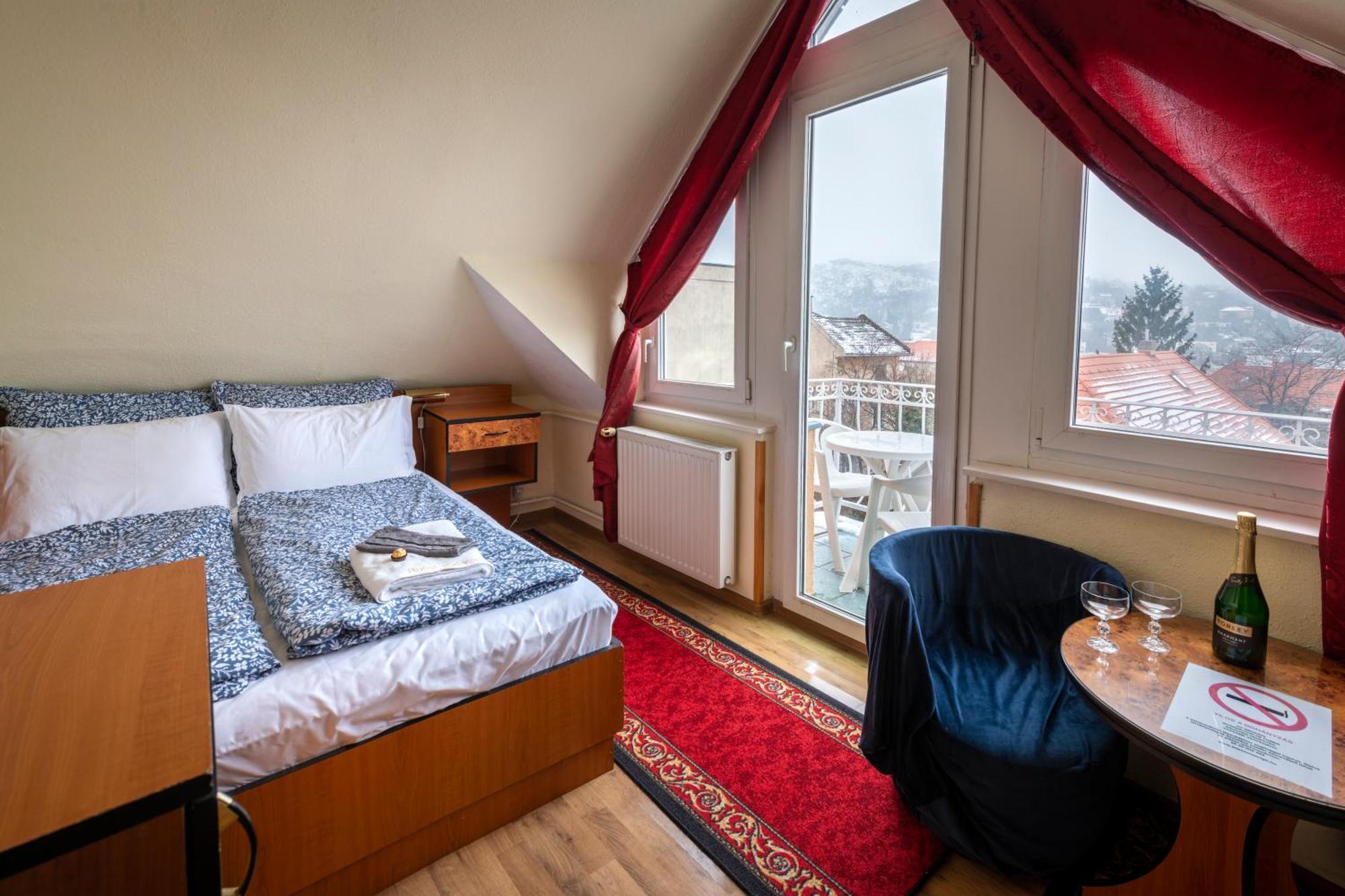 Hotel Kristal Gellert Hill Budapest Kültér fotó