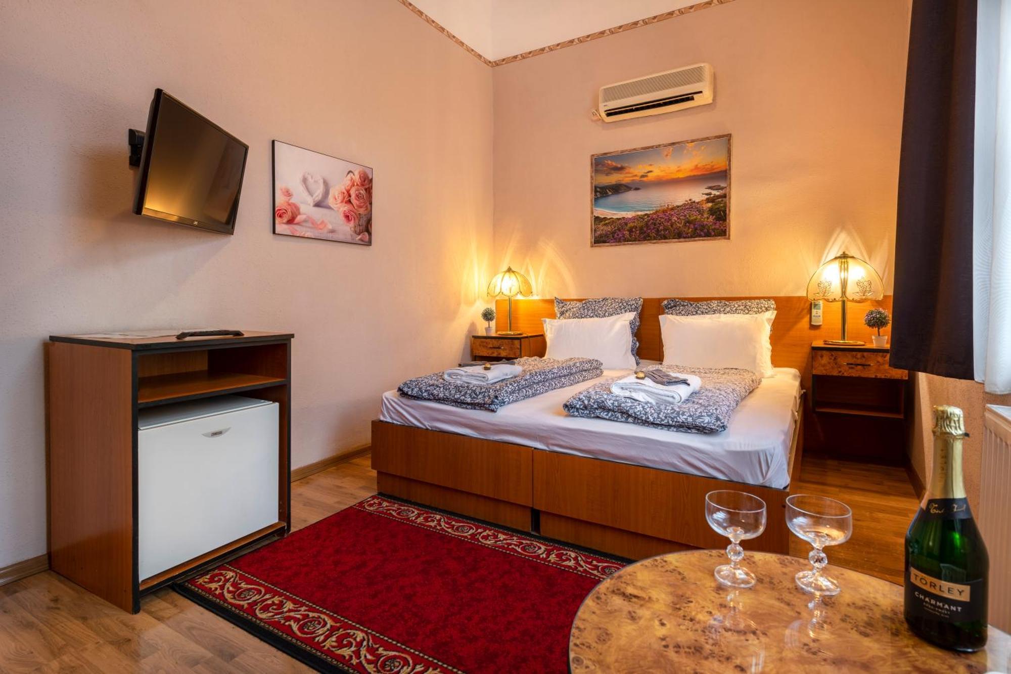 Hotel Kristal Gellert Hill Budapest Kültér fotó